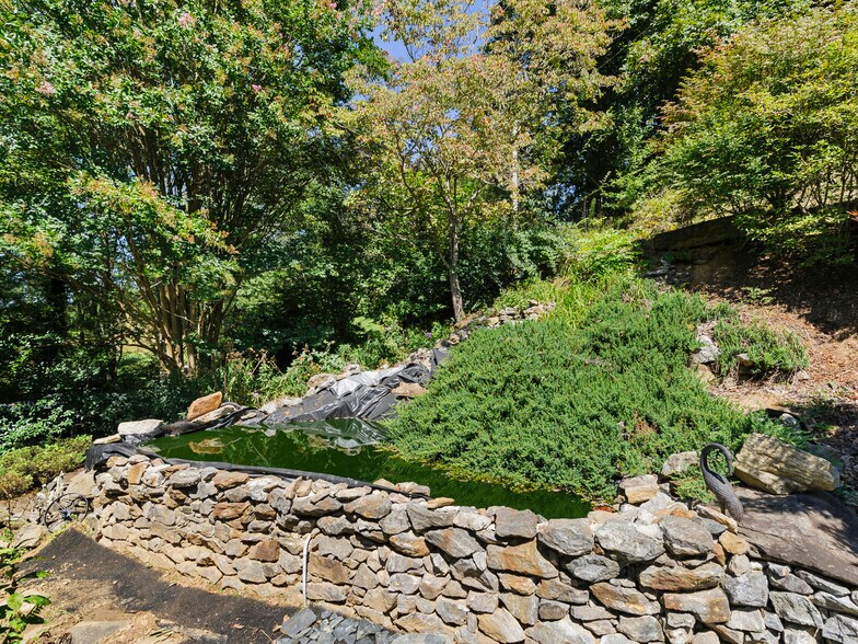 More Photos Of 371 Riverview Dr, Waynesville Manufactured Housing Mobile Home Park For Sale