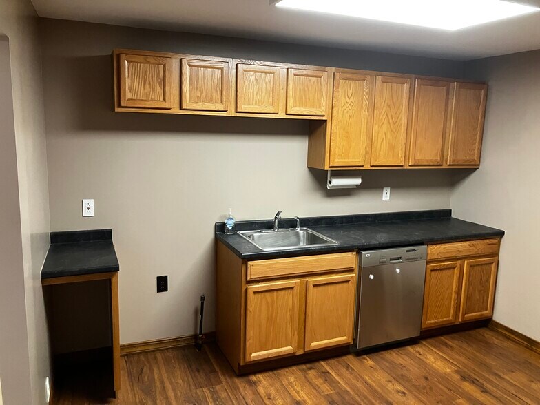 More Photos Of 373 Pleasant Ave, Hamburg Manufacturing For Lease