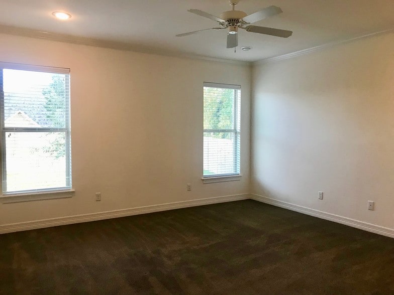 More Photos Of 2980 Elkton Trl, Tyler Apartments For Sale