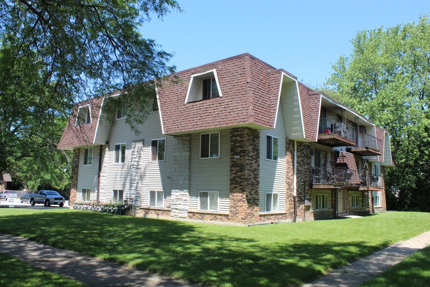 Primary Photo Of 4300 Lindenwood Dr, Matteson Apartments For Sale