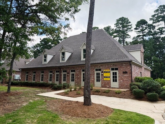 Primary Photo Of 710 Avignon Dr, Ridgeland Medical For Sale