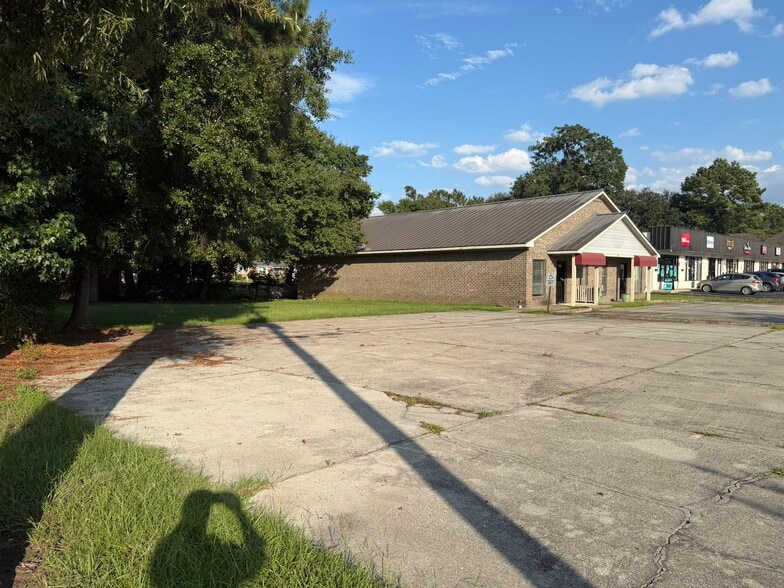 More Photos Of 131 & 133 Red Bank Road, Goose Creek Loft Creative Space For Lease