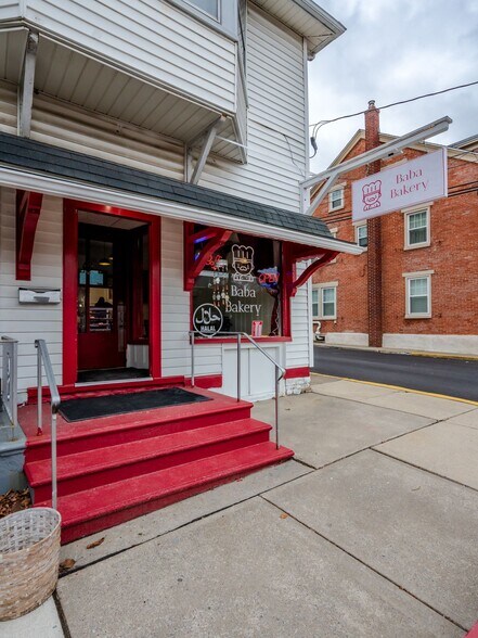 More Photos Of 49 N Broad St, Nazareth Storefront Retail Residential For Sale