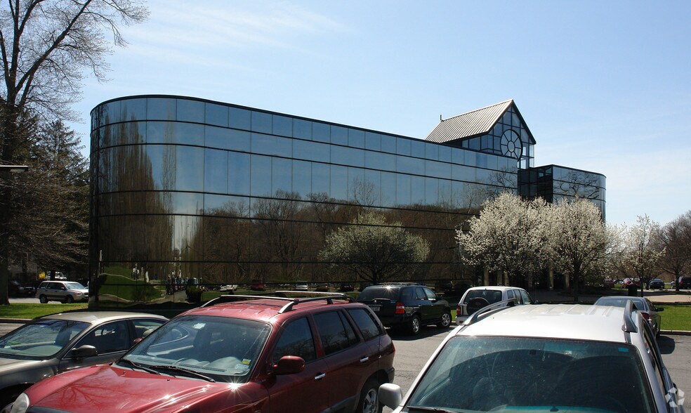 Primary Photo Of 103 Executive Dr, New Windsor Township Medical For Lease