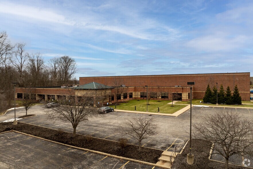 More Photos Of 5581 Hudson Industrial Pky, Hudson Warehouse For Lease