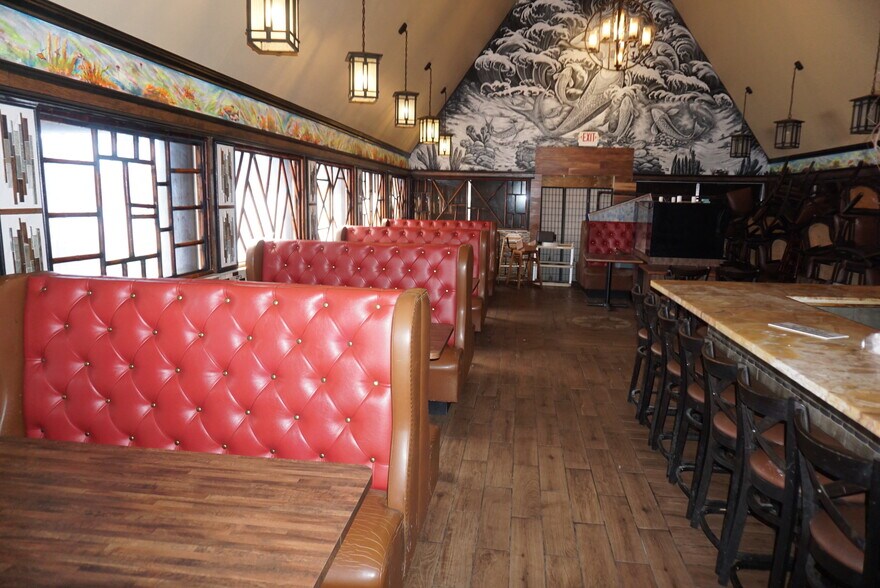 More Photos Of 5800 34th St N, Saint Petersburg Restaurant For Sale