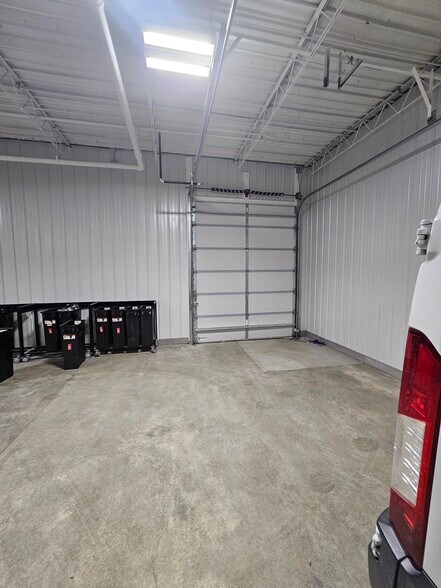 More Photos Of 2121 S 7th St, Council Bluffs Light Distribution For Sale