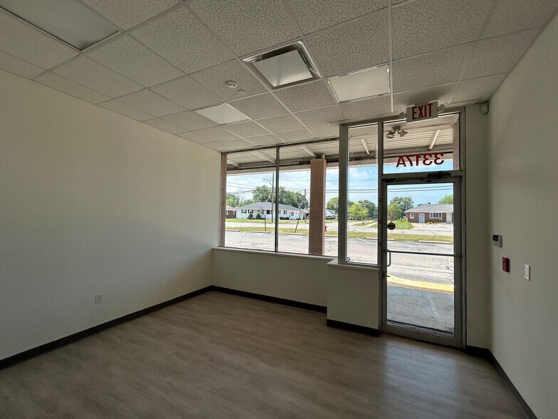 More Photos Of 1051-3319 Oberlin Ave, Lorain Storefront For Lease