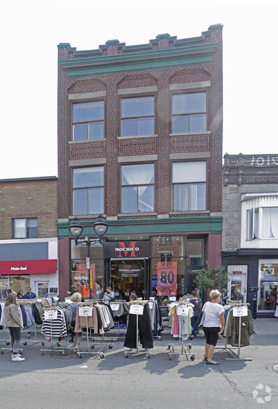 More Photos Of 1214 Av du Mont-Royal E, Montréal Storefront Retail Residential For Sale