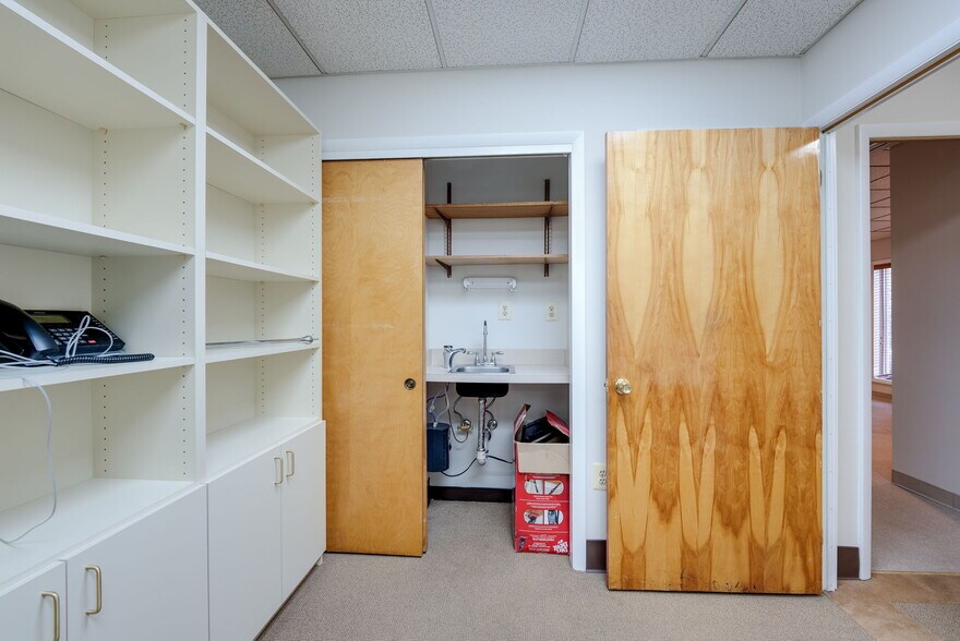 More Photos Of 8303 Arlington Blvd, Fairfax Medical For Sale