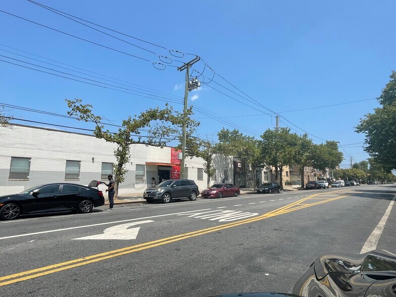 More Photos Of 815 Burke Ave, Bronx Office For Sale