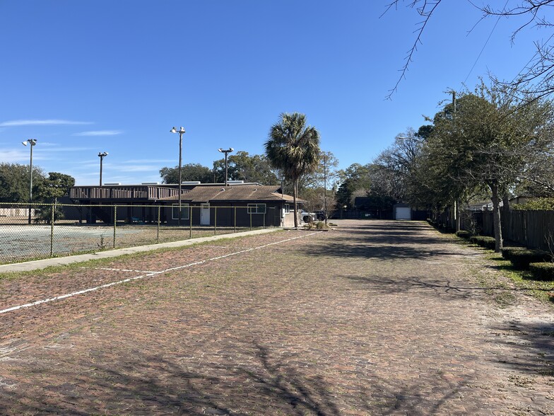 More Photos Of 3461 Peeler Rd, Jacksonville Sports And Entertainment For Sale