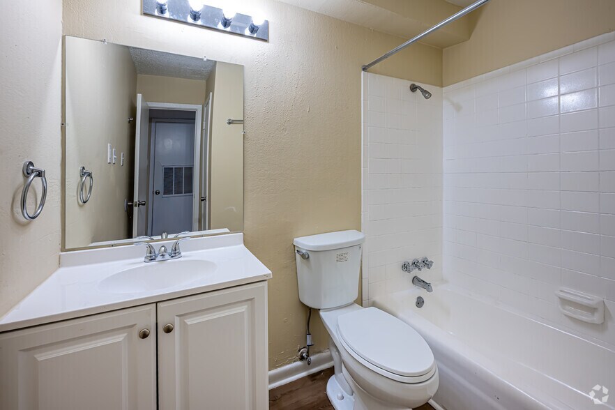 More Photos Of 4445 Alvin Dark Ave, Baton Rouge Apartments For Sale