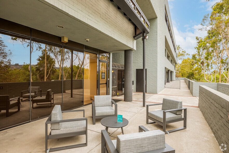 More Photos Of 3838 Camino del Rio N, San Diego Office For Lease