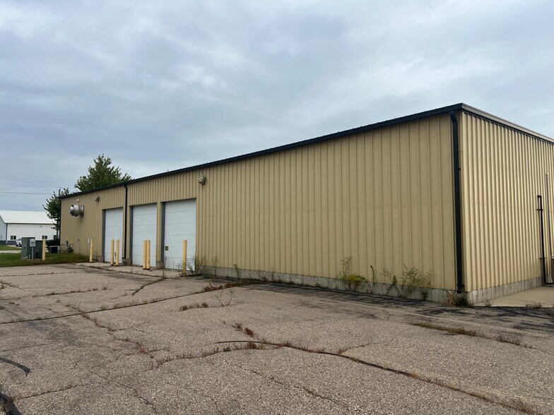 Primary Photo Of 2795 Park Dr, Owatonna Warehouse For Sale
