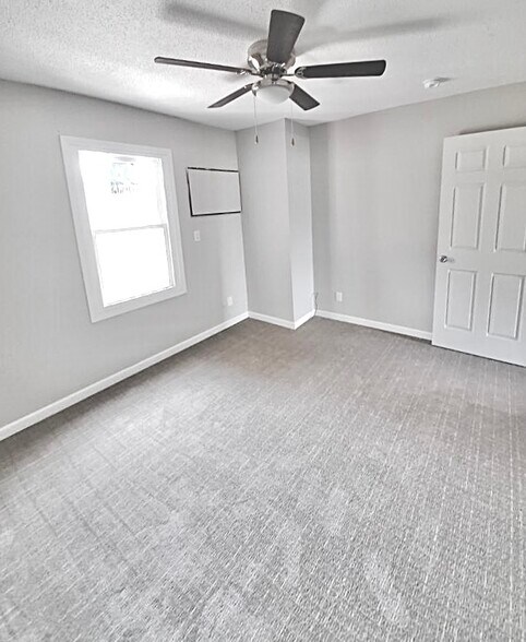 More Photos Of 1010-1028 S 14th St, New Castle Apartments For Sale