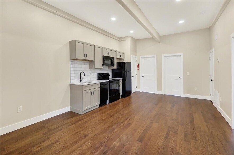 More Photos Of 241 S 5th St, Reading Apartments For Sale