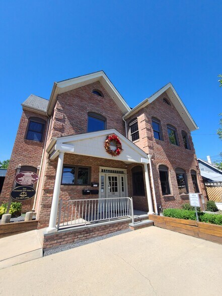 More Photos Of 19 Orchard St, Manhasset Office For Lease