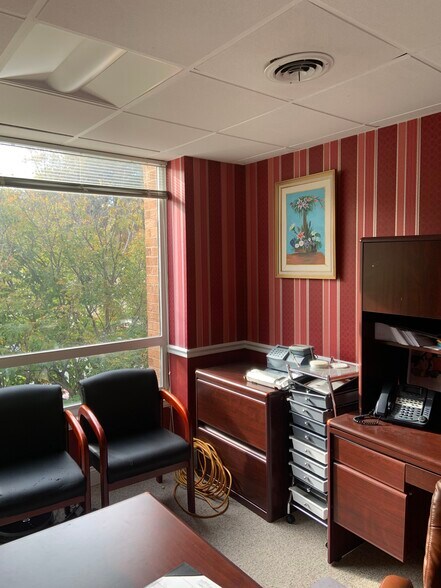 More Photos Of 2 Professional Dr, Gaithersburg Office For Lease