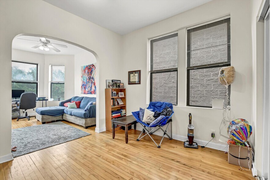 More Photos Of 1440 N Leavitt St, Chicago Apartments For Sale