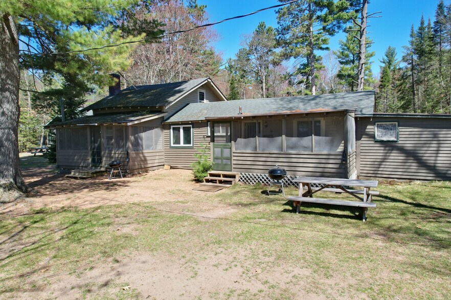 More Photos Of 8475 Hillcrest Ln, Saint Germain Hotel For Sale