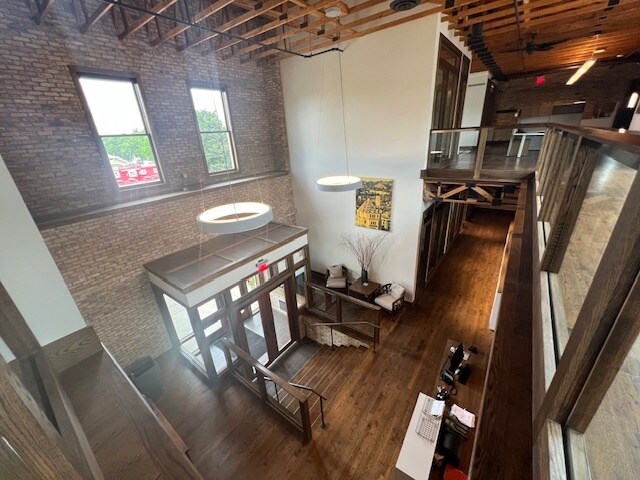 More Photos Of 220 N River St, East Dundee Freestanding For Sale