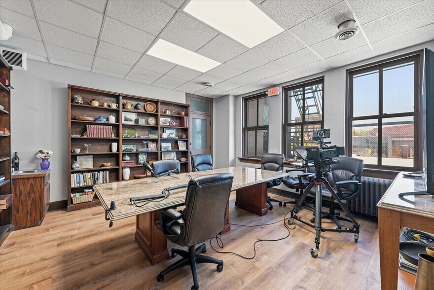 More Photos Of 500 Willow Ave, Council Bluffs Office For Lease