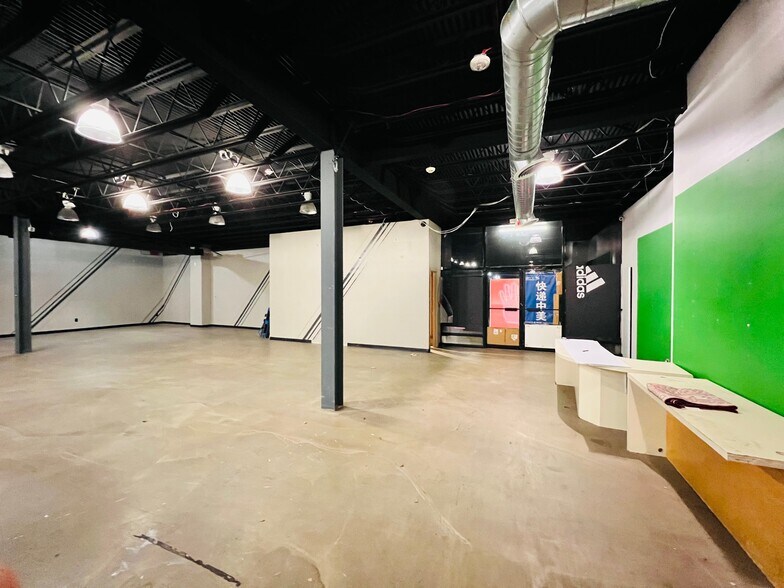 More Photos Of 183 S Broadway, Hicksville Office For Lease
