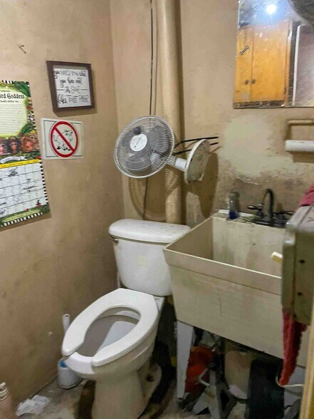 More Photos Of 126 W Main St, Edmond Freestanding For Sale