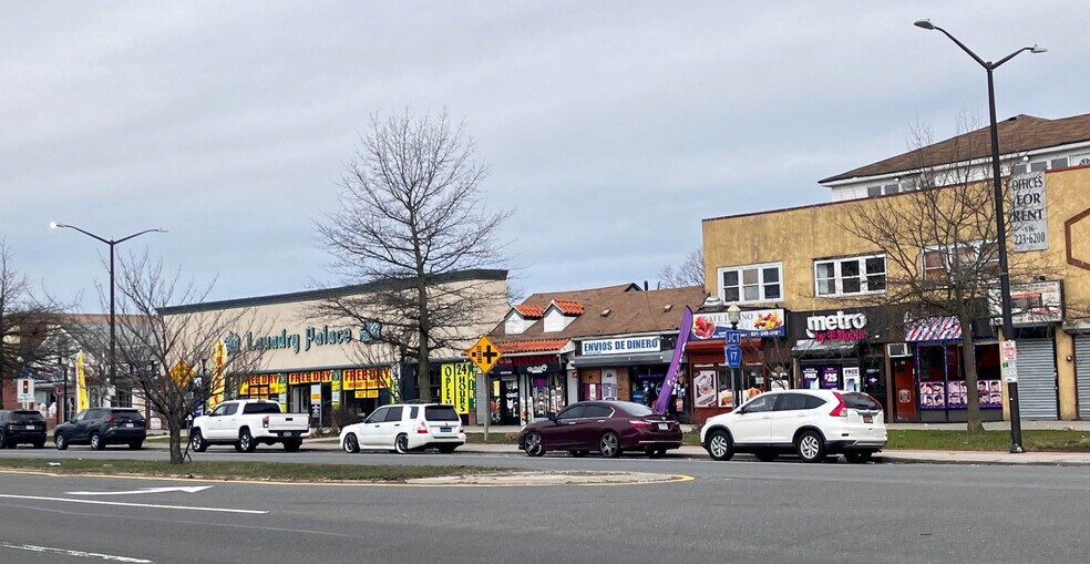 More Photos Of 28-40 E Suffolk Ave, Central Islip Office For Lease