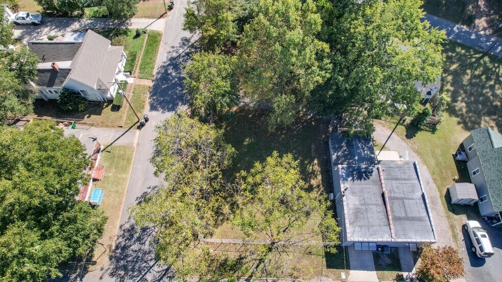 More Photos Of 239 Brookwood Ave NW, Concord Flex For Sale