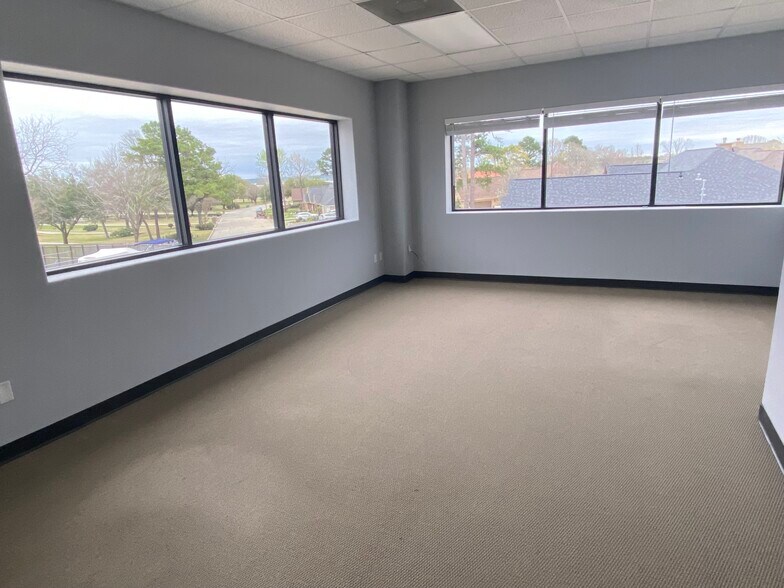 More Photos Of 96 Beach Walk Blvd, Conroe Office For Lease