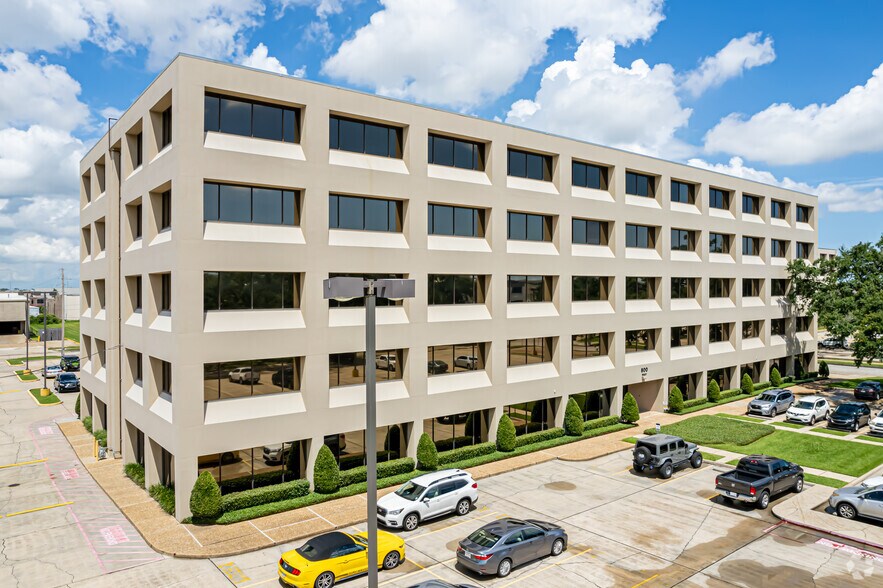 Primary Photo Of 800 W Commerce Rd, New Orleans Office For Lease
