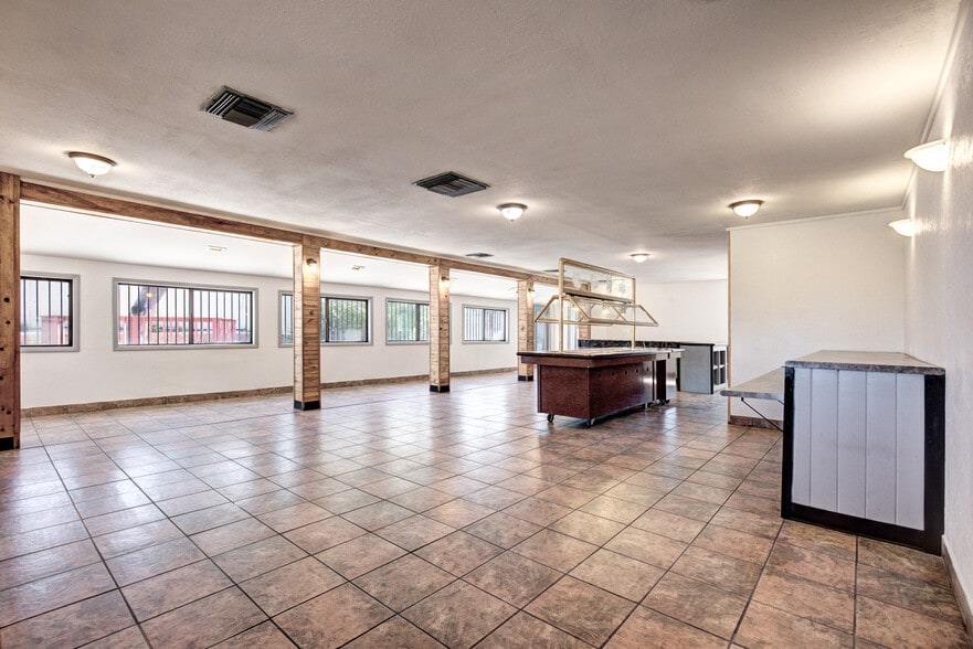 More Photos Of 1200 S Beeline Hwy, Payson General Retail For Sale