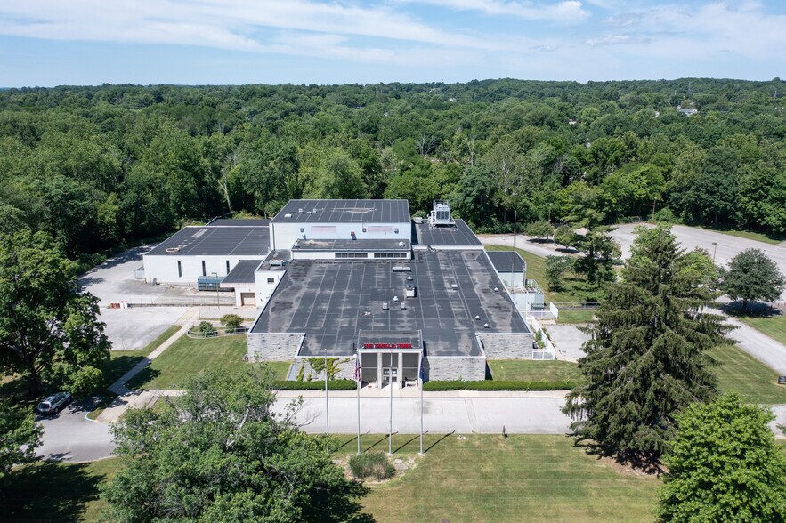More Photos Of 1900 S Walnut St, Bloomington Manufacturing For Sale
