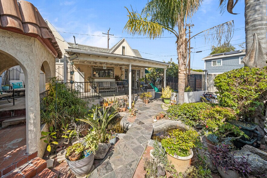 More Photos Of 906 E Commonwealth Ave, Fullerton Storefront For Sale