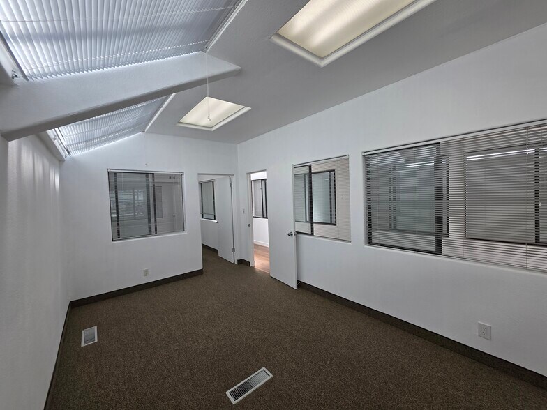 More Photos Of 431 S C St, Oxnard Medical For Sale