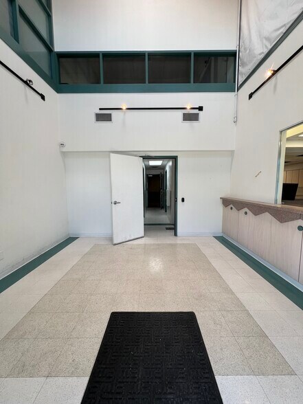 More Photos Of 4635 Andrews St, North Las Vegas Manufacturing For Sale