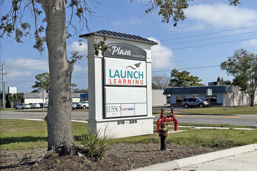 More Photos Of 315 S Courtenay Pky, Merritt Island Storefront Retail Office For Lease
