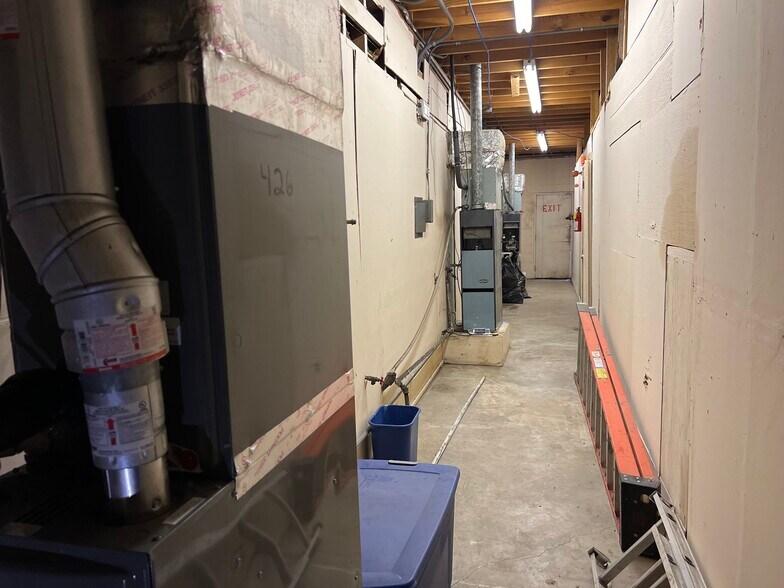 More Photos Of 430 N General McMullen Dr, San Antonio Auto Repair For Sale