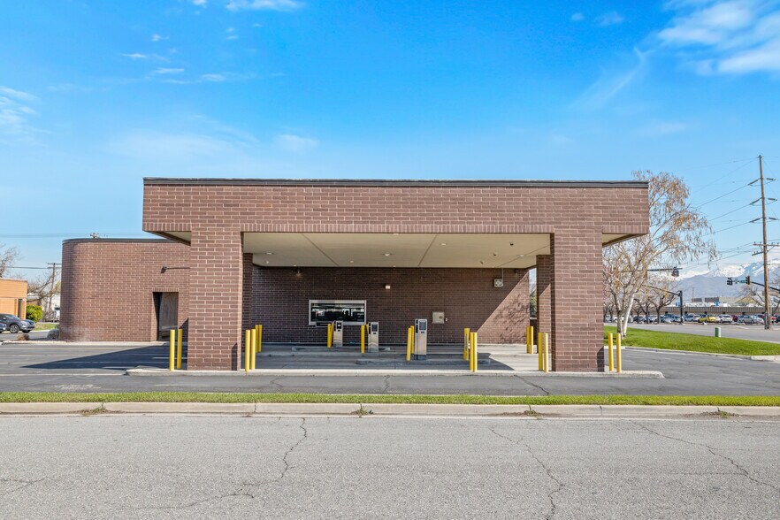 More Photos Of 2714 S 300 W, Salt Lake City Bank For Sale