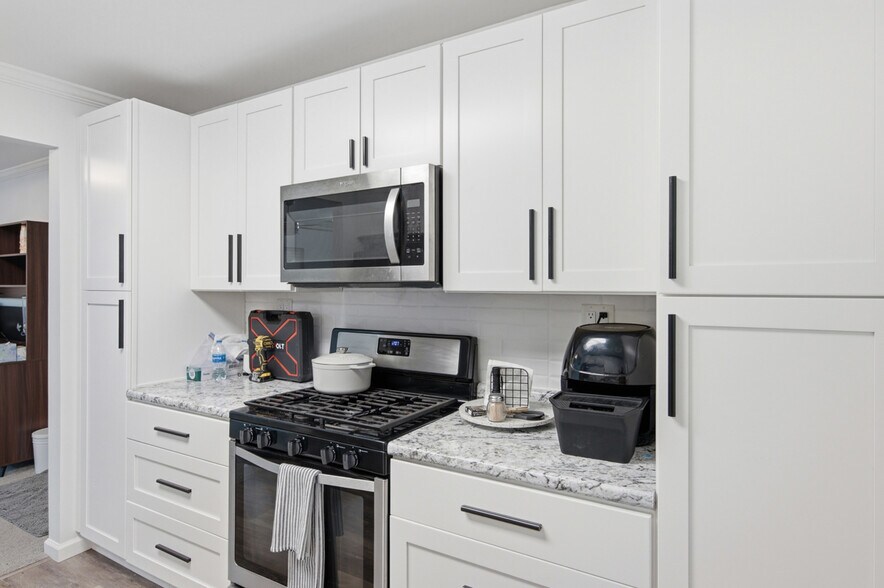 More Photos Of 101 Burtner Rd, Butler Office For Sale