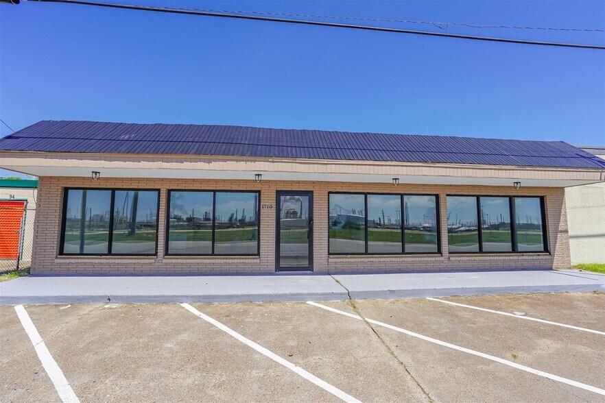More Photos Of 1710 Texas Ave, Texas City General Retail For Sale