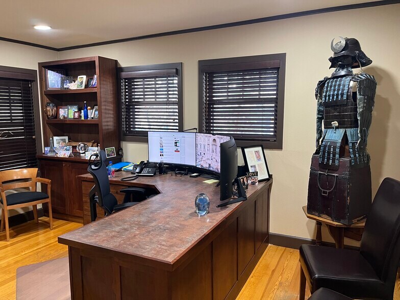 More Photos Of 725 NW Broadway St, Bend Office For Lease