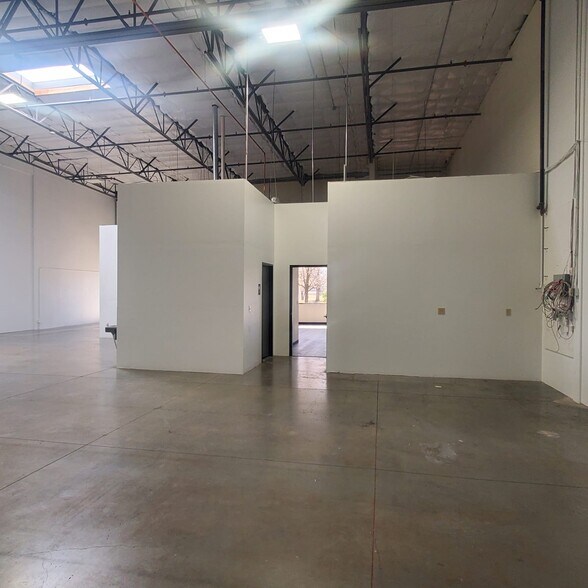 More Photos Of 990 S Rock Blvd, Reno Warehouse For Lease