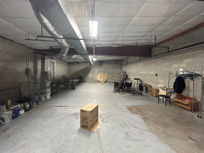 More Photos Of 650 6th St SW, Winter Haven Manufacturing For Lease