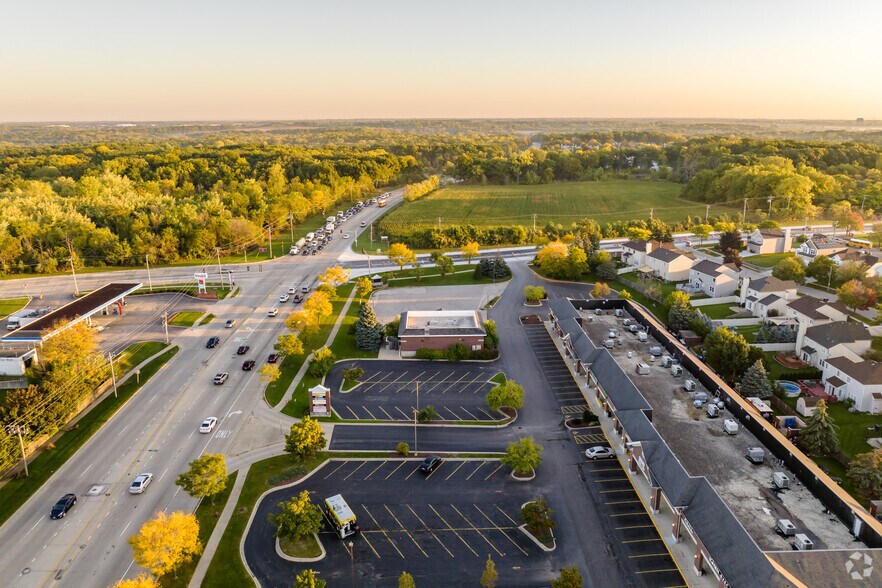 More Photos Of 1 S Sutton Rd, Streamwood Freestanding For Sale