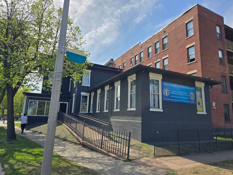 More Photos Of 48-50 Main St, Hartford Office Residential For Sale