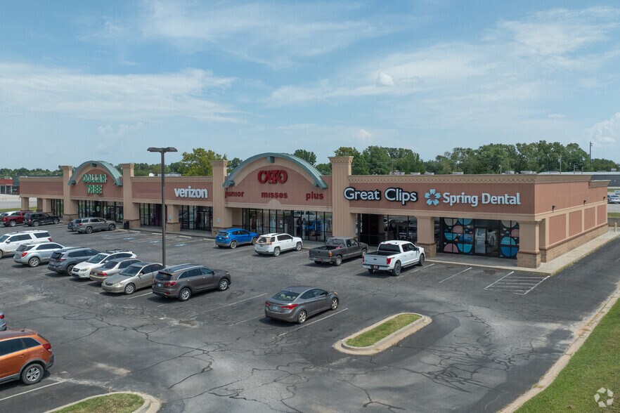 Primary Photo Of 1805 S Wood Dr, Okmulgee General Retail For Sale