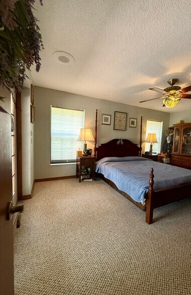 More Photos Of 33322 County Road 437, Sorrento Specialty For Sale